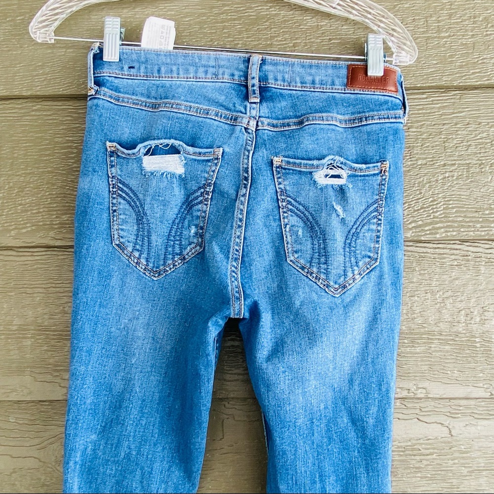 • Hollister High Rise Super Skinny Jeans - Picture 7 of 8